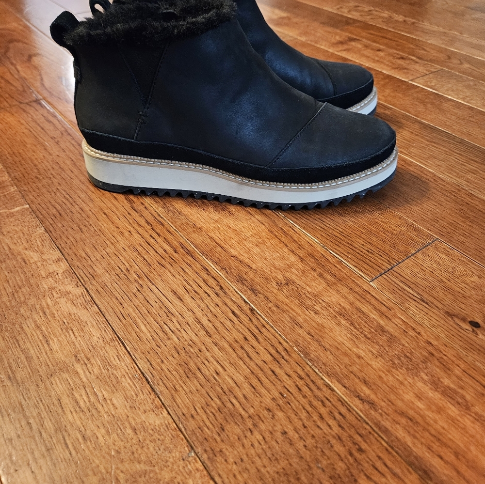 Toms Marlo bootie in EUC